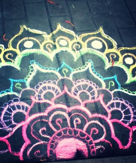 Pin by Mackenzie O'brien on for my daughters... | Driveway chalk art, Fun chalk art, Chalk design