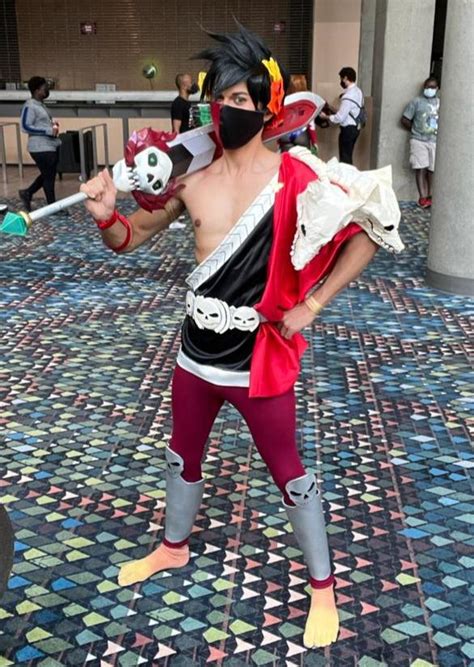 My Zagreus cosplay at Momocon 2022 [IG & TT: @evillywicked : r/HadesTheGame