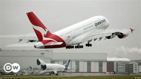 Qantas posts record loss – DW – 08/23/2012