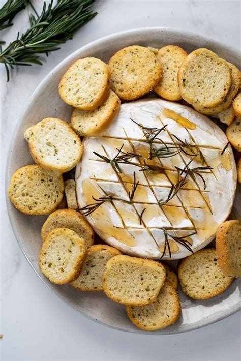 Easy baked brie with honey and sage | Recipe | Party snacks easy, Baked brie, Easy baking