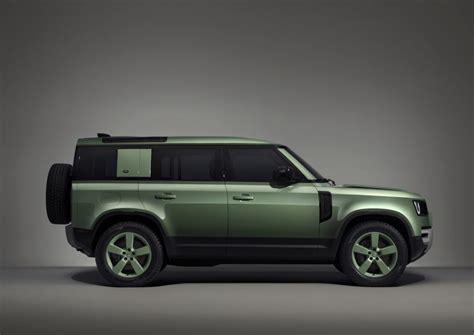 Meet the Jaguar Land Rover Defender 75th Limited Edition - Shifting-Gears