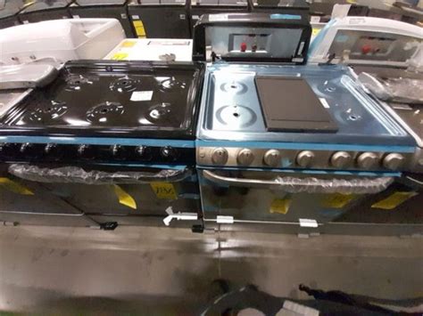 Lot of 2 stoves with 6 burners contains: 1 stove MABE brand in Toluca, Mexico