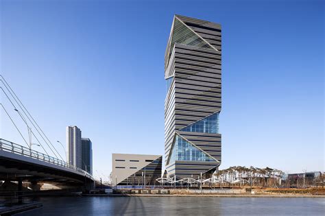 G-Tower / HAEAHN Architecture + Designcamp Moonpark dmp + Gyung Sung Architects + TCMC ...