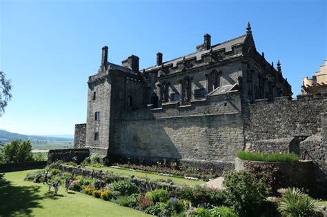 7 photos of Stirling castle plus a little history.