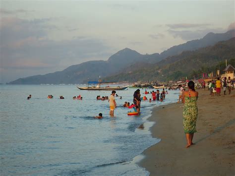 Summer in the Philippines: Famous Beaches, Different Types of People and Spending for Fun