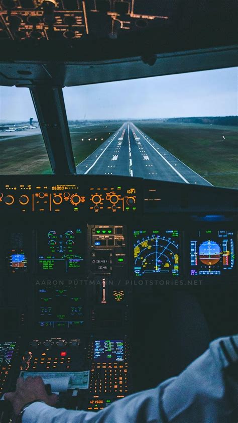 Boeing 777 Cockpit Night / Cockpit Night Lighting Boeing 777 Worldliner Professional X Plane Org ...