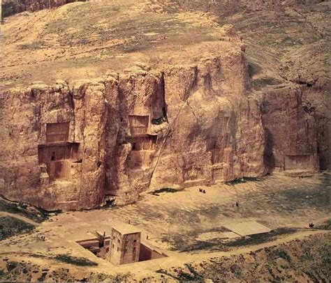 Naqsh-e Rustam | A Historic Treasury | Photos+Video+info[Updated 2018]