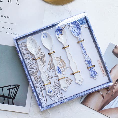 Elegant Ceramic Spoon Set - ApolloBox