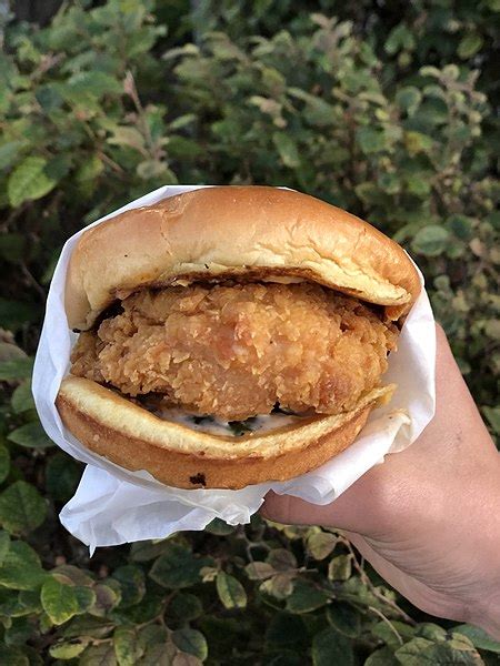 Review: Popeye’s chicken sandwich – The Round Table