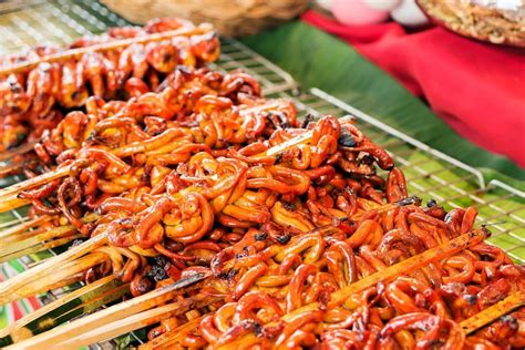 Top 5 Strangest Filipino Street Food