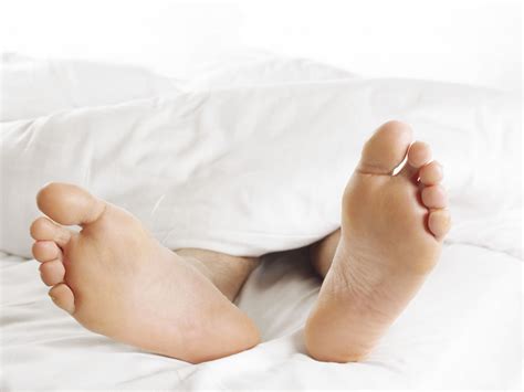 What Are the Causes of Tingling Feet at Night? | Healthfully