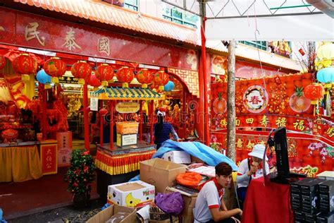 Singapore Chinatown market editorial image. Image of shop - 87260985