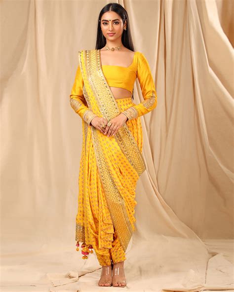 Saris - Shop Designer Saris Online At Indiaspopup.com