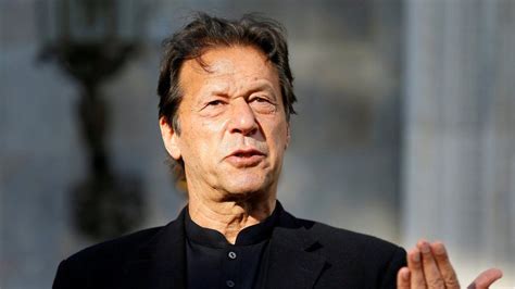 Covid-19: Pakistan's PM Imran Khan tests positive - BBC News