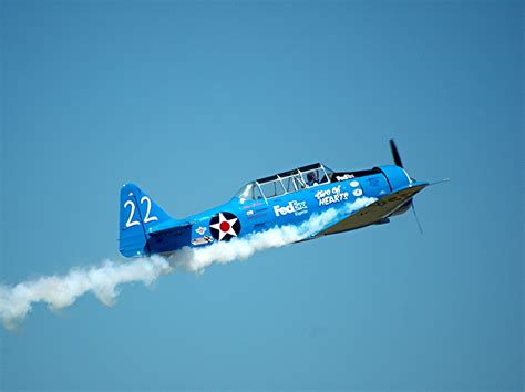 Free Images - stunt plane air show 3