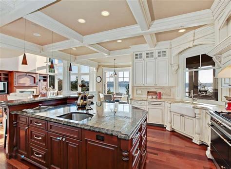 40 Mansion Kitchen Designs (Photos) - Home Stratosphere