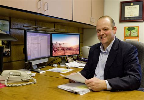 Utah State University Professor Wins National Award - The Utah Statesman