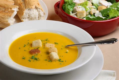 30 Appetizing Soup And Salad Lunch Ideas