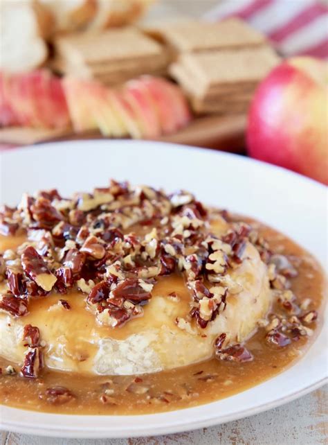 Easy Baked Brie Recipe with Salted Caramel Pecans | WhitneyBond.com