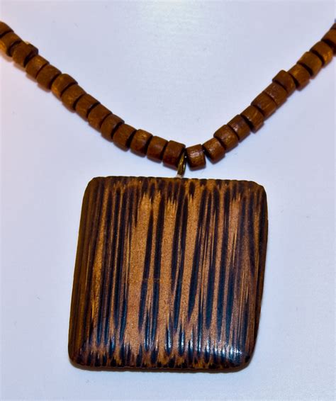 Wooden Pendant Necklace | kath_bar | Flickr