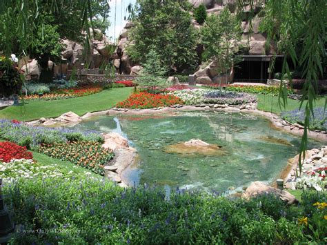 Victoria Gardens In Disney World's Epcot Pay Tribute To The Butchart Gardens | Disney World Blog ...