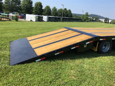 Gooseneck Trailer with Hydraulic Dovetail - Gatormade Trailers