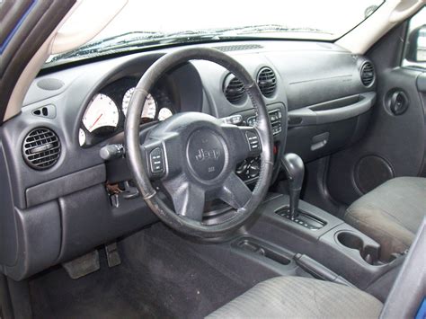 2004 Jeep Liberty - Interior Pictures - CarGurus