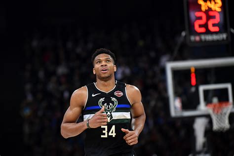 Giannis Antetokounmpo Says He Wants To Stay With The Milwaukee Bucks ...