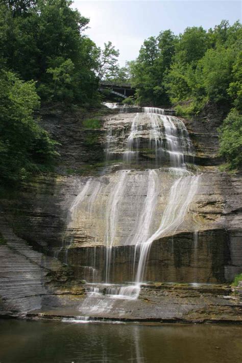 She-Qua-Ga Falls - Waterfall behind the town Montour Falls