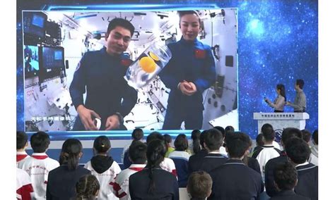 Chinese astronauts give science lesson from space station