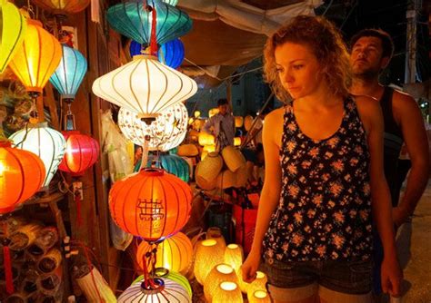 Hoi An Night Market - Travel Danang