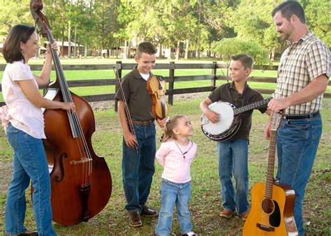 Meet the Thomas Family Band - Bluegrass Today