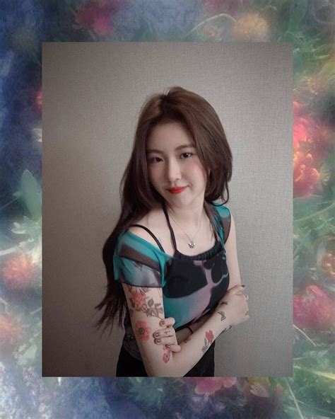 Yerin Baek on Twitter | Girl tattoos, Artistic fashion photography ...