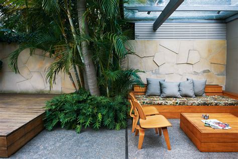 Modern courtyard garden design - Completehome