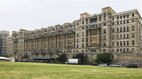 Gallery of SOM Transforms Chicago's 100-Year-Old Cook County Hospital - 7