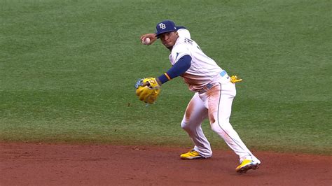 Wander Franco flashes the leather against the O's | 04/09/2022 | Tampa Bay Rays