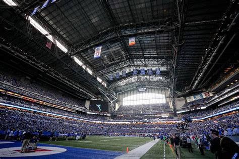 Colts decide whether Lucas Oil Stadium roof will be open for Week 5 vs ...