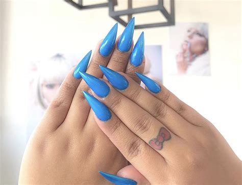 Bright blue stiletto nails | Blue stiletto nails, Blue stilettos, Stiletto nails