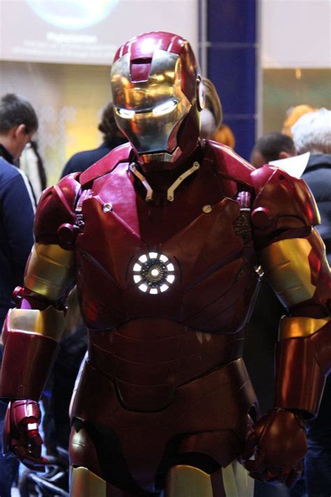 Iron Man Metal Cosplay - Nihongogo | Iron man cosplay, Iron man, Marvel cosplay