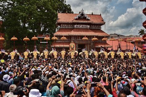 Thrissur Pooram: Kerala's Grandest Festival – MeMeraki