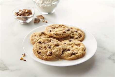 English Toffee and Chocolate Chip Cookies | Hershey Recipes