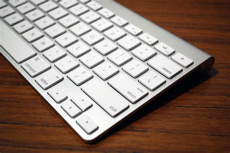 The teach Zone: Apple Aluminum Wired Keyboard MB110LL/A