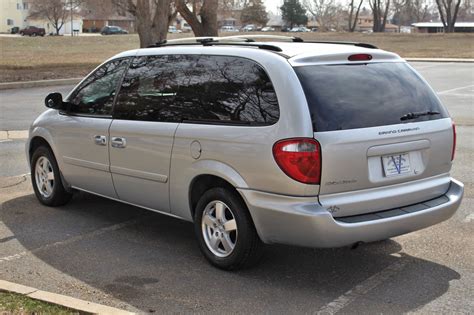 2007 Dodge Grand Caravan SXT | Victory Motors of Colorado