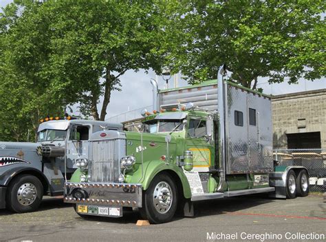 1940 Peterbilt 350 nicknamed "El Turbo" belonging to Jerry Howard ...