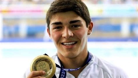 Diogo Ribeiro bate recorde nos 50 mariposa e soma três medalhas de ouro ...