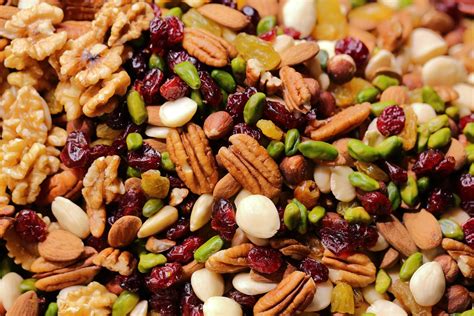 Discover the delicious flavours in our dried fruit and nut cocktail range ITAC