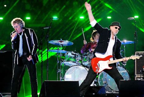 Pete Townshend doing the windmill on his guitar during the Who’s #SuperBowl XLIV halftime show ...