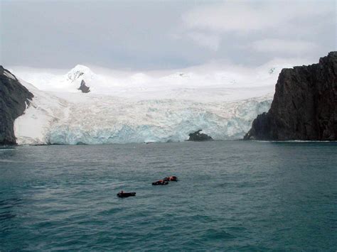 Antarctica Cruise: Visiting Elephant Island on Zodiacs