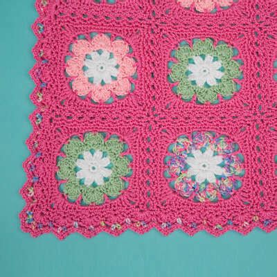 RED HEART FLOWER BABY BLANKET - BePatterns