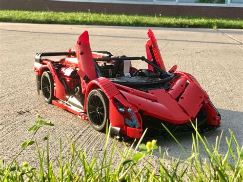 LEGO Lamborghini Veneno roadster by Lox Lego | Lego cars, Lamborghini ...